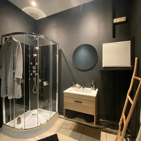 Blackroom Apartmanhotel *